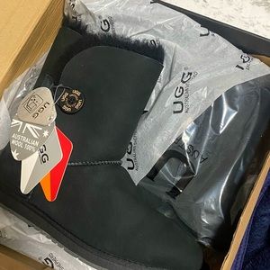 UGG Short Button